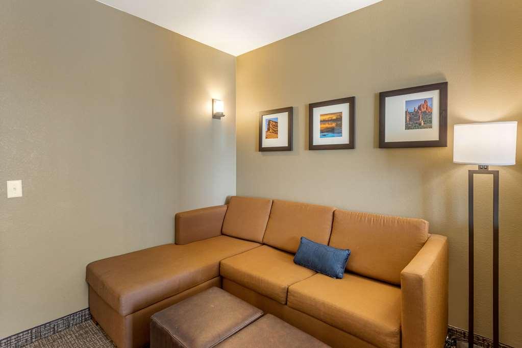Mainstay Suites Near Denver Downtown Room photo